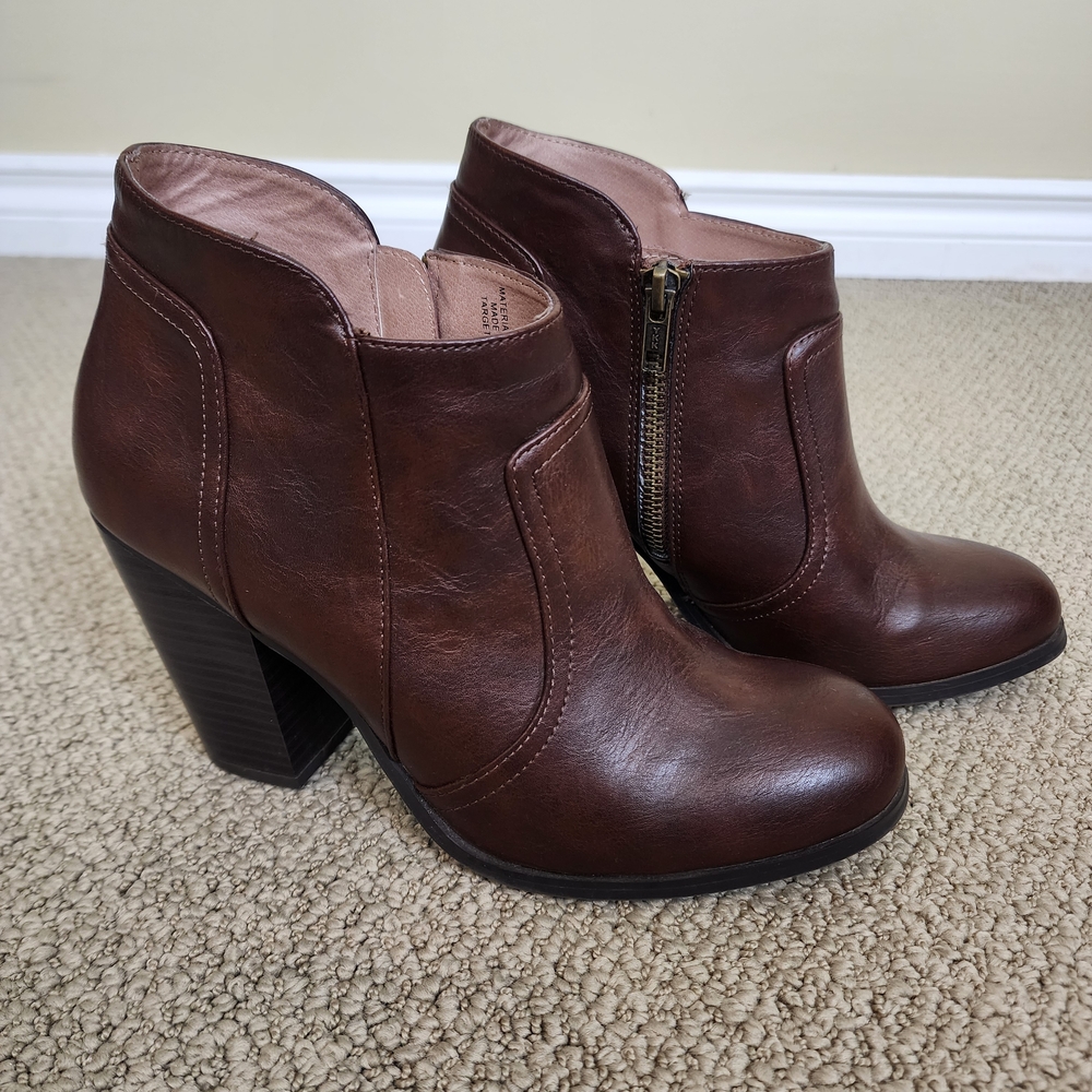 Dark Brown Chunky Heel Ankle Booties Size 9 Side Zipper